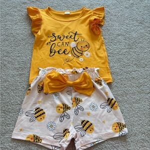 NWOT Yellow Bee Kids Matching Set